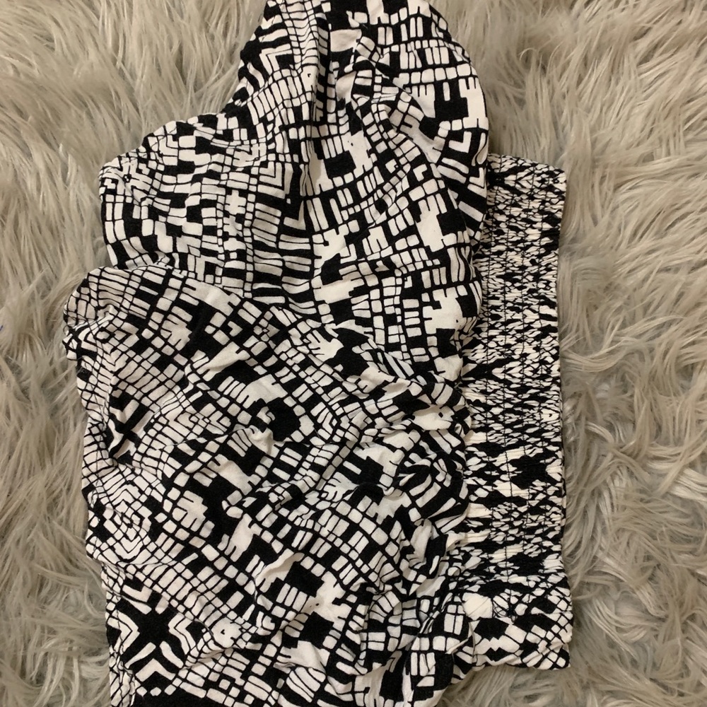 SHORTS - Picture 2 of 2